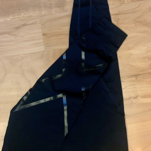 Compression Tights: 2XU - Picture 6 of 14